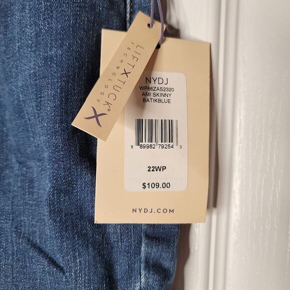 NYDJ Ami Skinny Batik Blue Size 22WP women's petite PLUS Jeans Lift Tuck Ankle - Picture 6 of 7